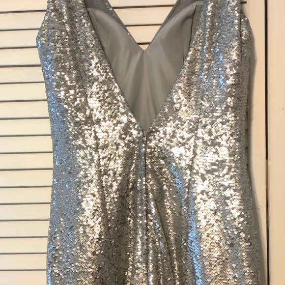 Clothing - Picture 5 of 16